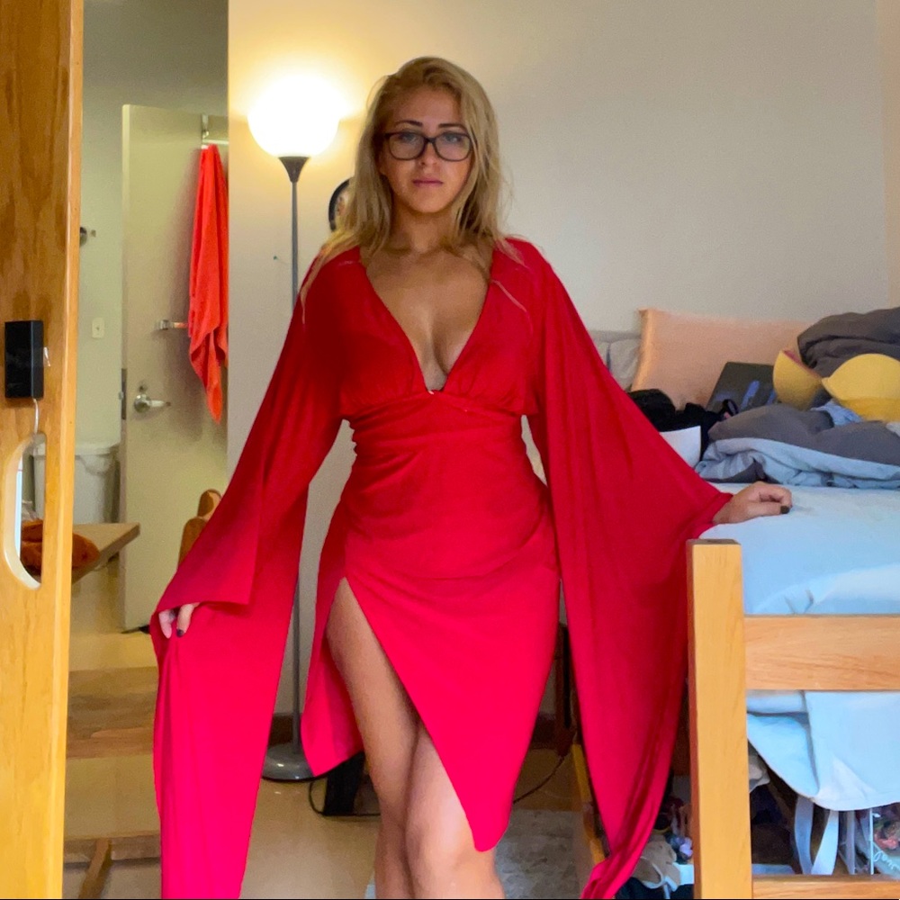 FASHION NOVA SIZE 1X RED MINI DRESS W/ BELL SLEEVES